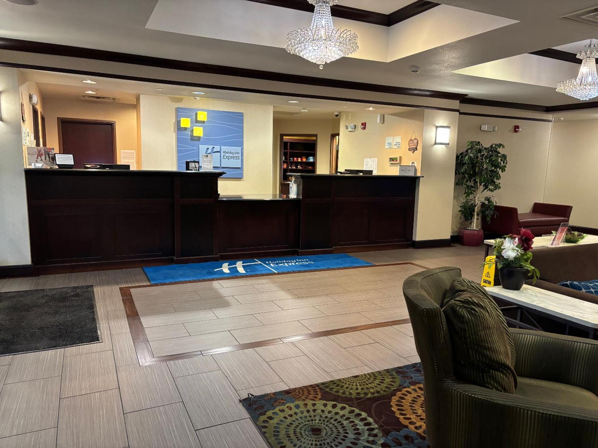Holiday Inn Express Belle Vernon Buitenkant foto