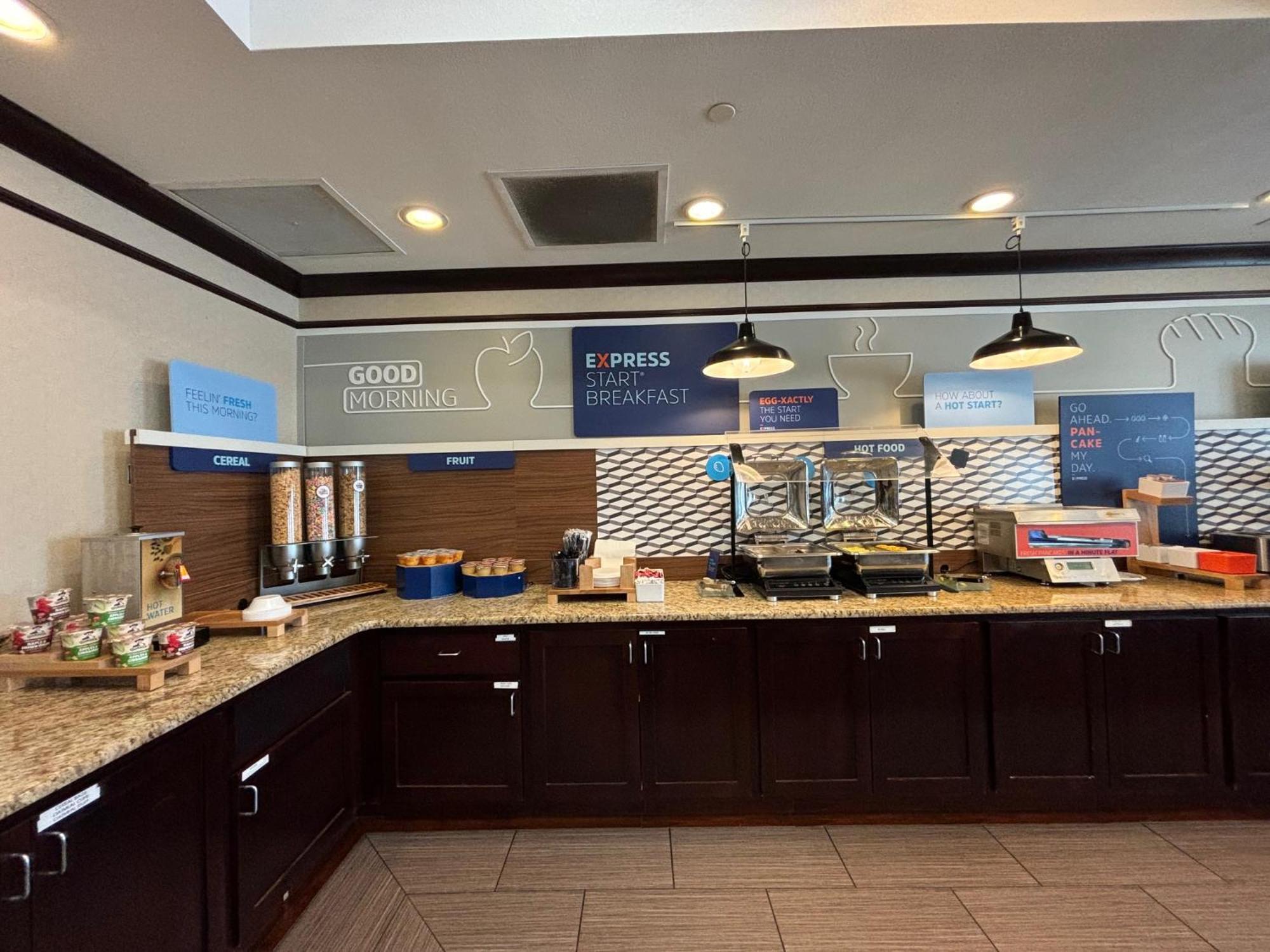 Holiday Inn Express Belle Vernon Buitenkant foto